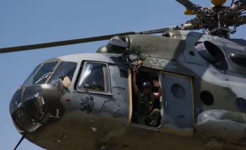 Armádní vrtulníky nacvičí nad Litoměřicemi letecké hašení