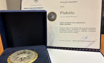 Odbor sociálních věcí a zdravotnictví získal plaketu policejního prezidenta